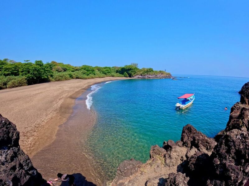 Tour en lancha a playa ermita- las cuevas marinas.